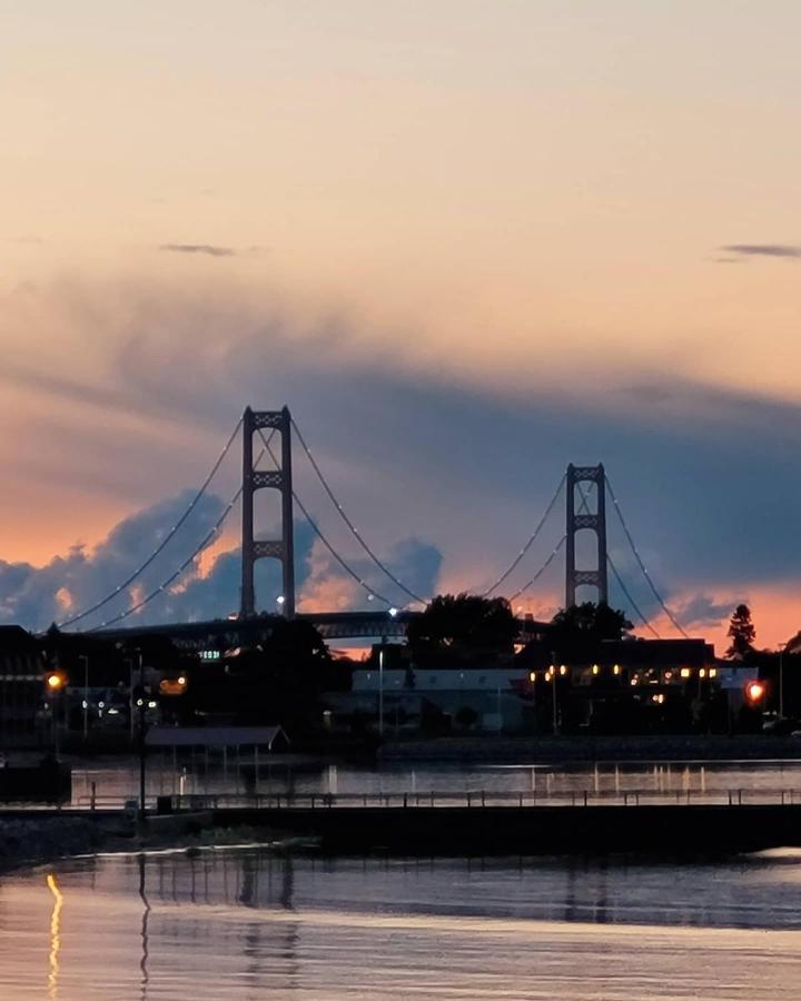 Mackinaw Beach And Bay Inn & Suites Mackinaw City Dış mekan fotoğraf