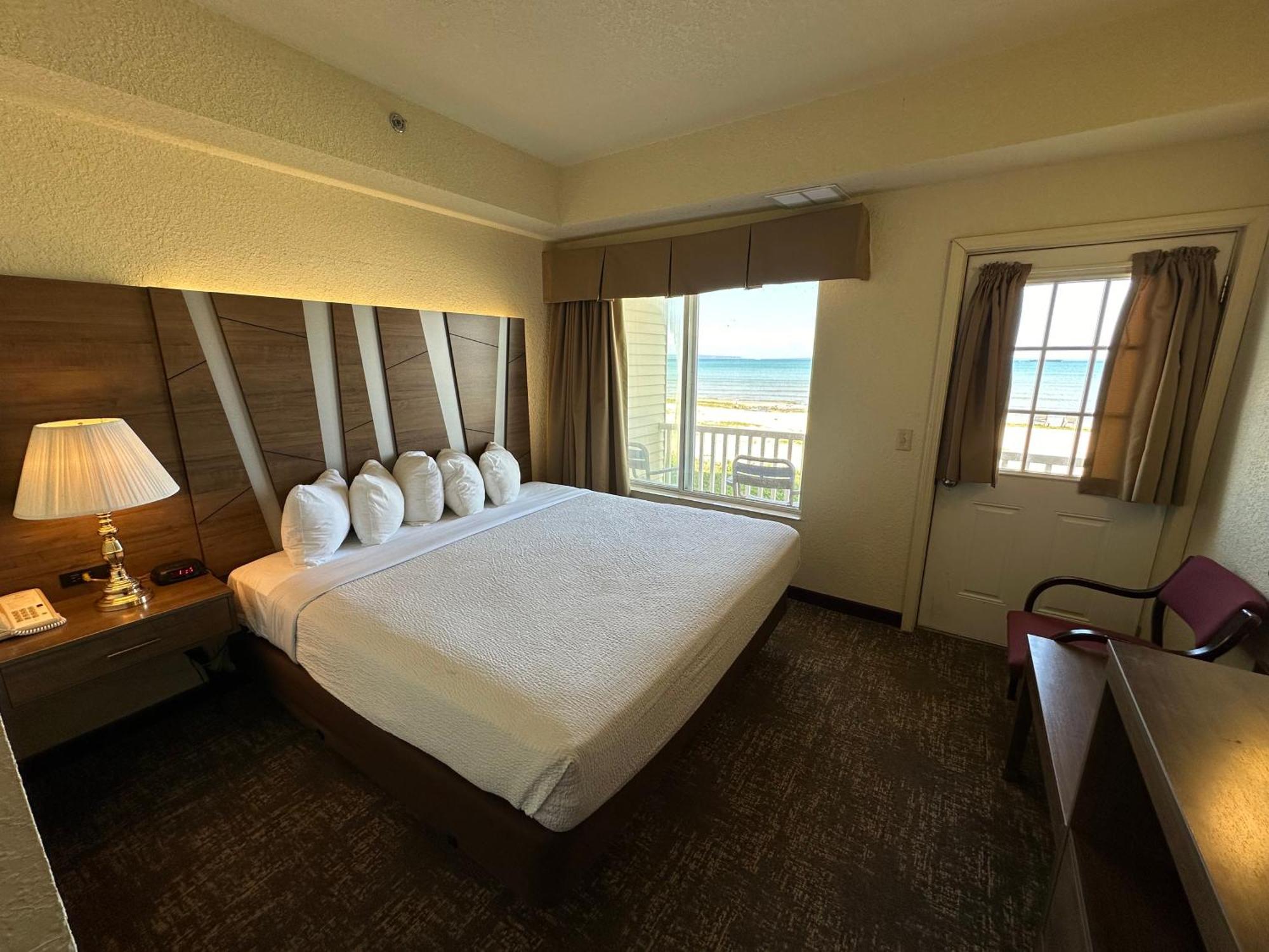 Mackinaw Beach And Bay Inn & Suites Mackinaw City Dış mekan fotoğraf