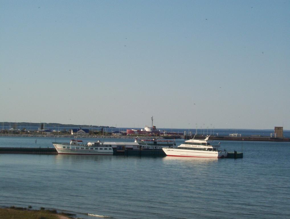 Mackinaw Beach And Bay Inn & Suites Mackinaw City Dış mekan fotoğraf